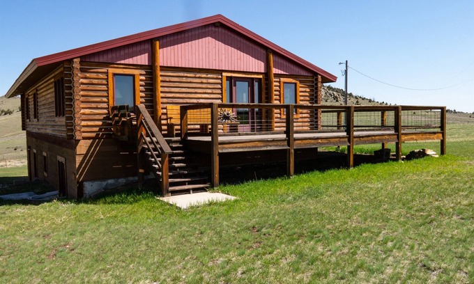 Harrison Cabin | Potosi Creek Cabin near Pony
