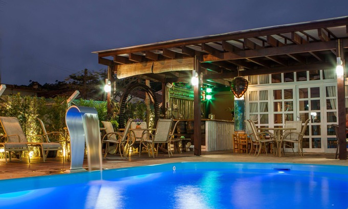 Praia da Armacao do Itapocoroi Hotel | Pousada Quinta da Baleeira