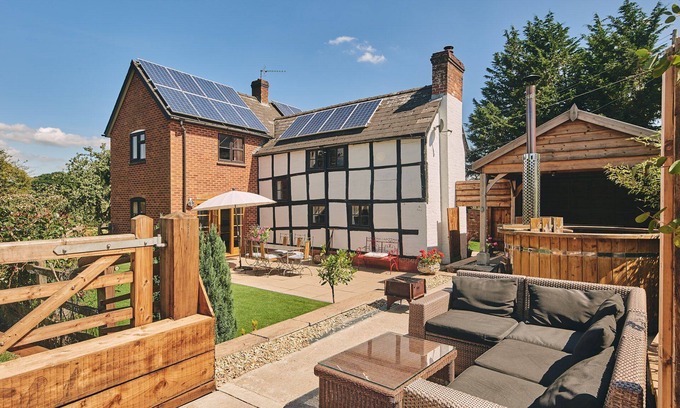 Pembridge Apartment | Powk Meadow Farmhouse - Luxury Cottages