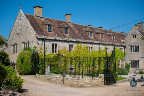Holworth House | Poxwell Manor West Wing - Exclusive Dorset Retreat