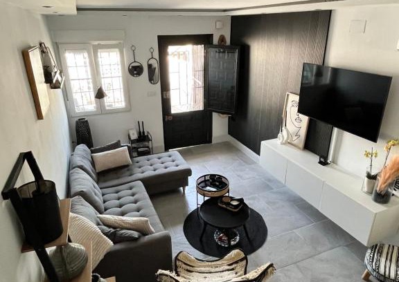 Santa Pola House | Prachtig gemoderniseerde woning op 250 meter van het strand