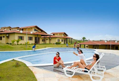 Zumbi House | Praia piscina e BBQ condomínio fechado 3 quartos Ch11