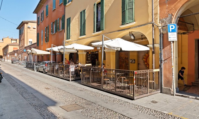 Historic Center Apartment | Pratello Il Gelso Apartments