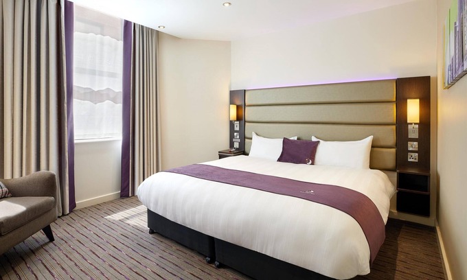 Bridgwater Hotel | Premier Inn Bridgwater Gateway - M5 J24