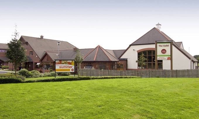 Bromsgrove Hotel | Premier Inn Bromsgrove Central