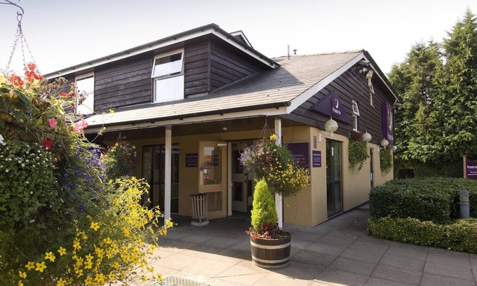 Cheltenham Hotel | Premier Inn Cheltenham North West