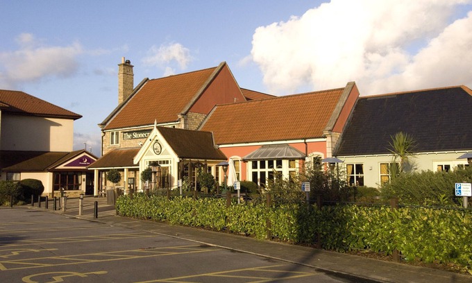 Lowton Hotel | Premier Inn Haydock Park/M6 J23