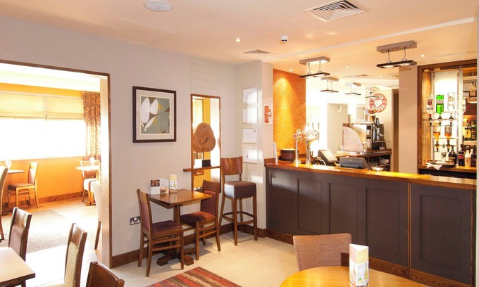 Speke Hotel | Premier Inn Liverpool John Lennon Airport
