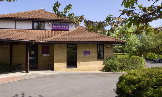 Peterborough Hotel | Premier Inn Peterborough - Ferry Meadows