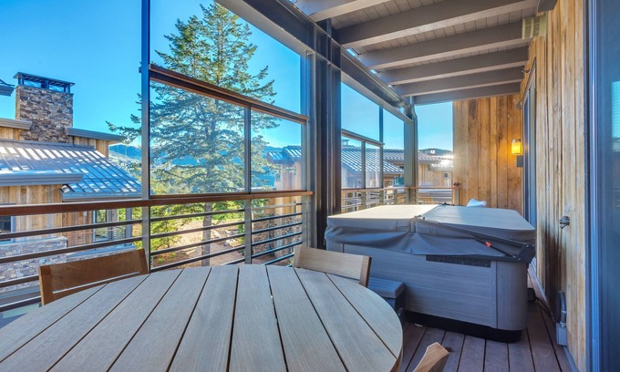 Deer Valley Apartment | Premium Three Bedroom 3 Apartment Hotel by RedAwning