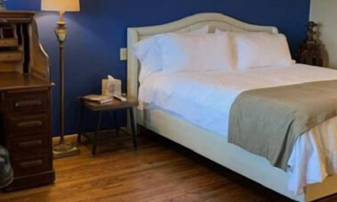 Stanardsville House | Presidential Suite - Rm. 205