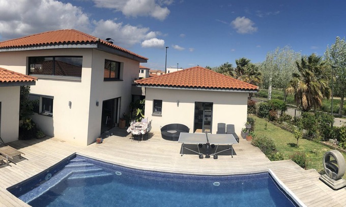 Saint-Hippolyte House | Prestigious contemporary villa with large swimming pool and shaded terrace