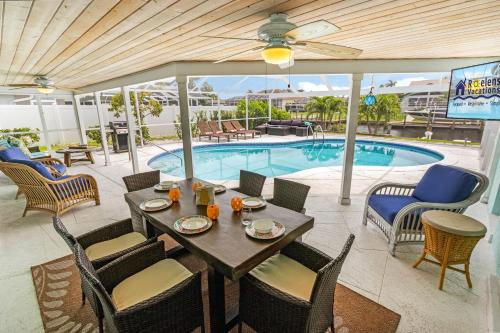 Pelican House | Prestigious location, Renewal Remodel, Heated Pool - Villa Pineapple Oasis