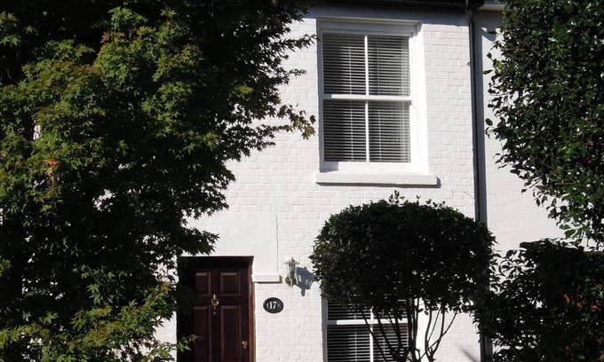 Southsea Cottage | Pretty Victorian cottage (1860) in a charming setting, 15 min walk from seafront