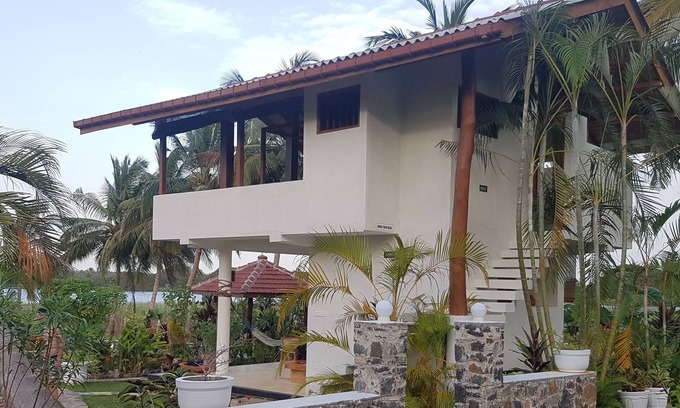 Angunakolapelessa Villa | Price includes all meals. Paddy field villa near Udawalawa national park