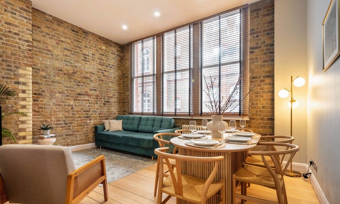 Soho Apartment | Prime Covent Garden gem with Air-Con