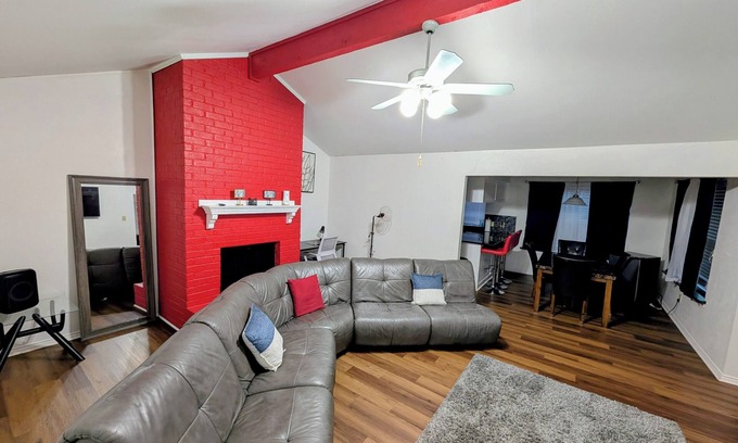 North Arlington House | Prime Location Arlington's Finest