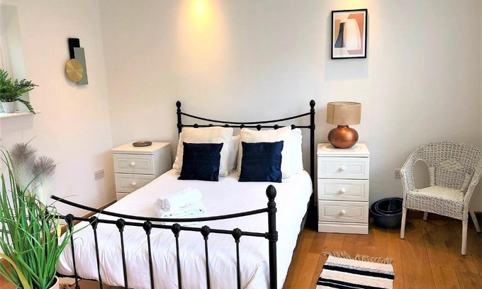 Clifton House | Prime Location! Detached Clifton Home with Parking