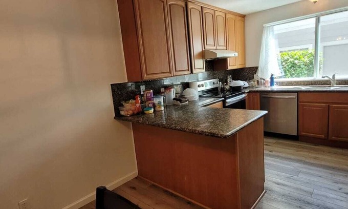 Pleasanton House | Prime location - Family sized house with dual balcony