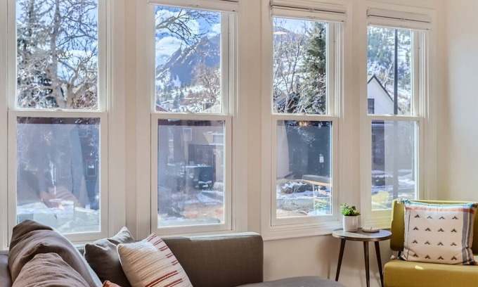Central Boulder House | PRIME spot! Blocks to Downtown Pearl St. & Trails! Amazing Views!