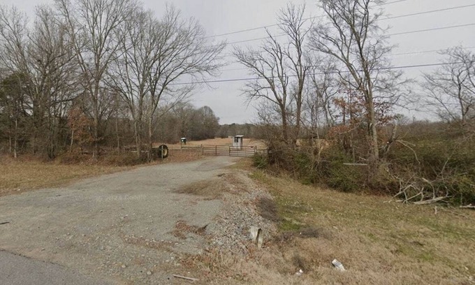 Benton RV Rental | Primitive Country Camp Spot