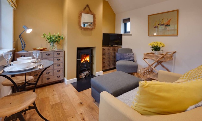 Mayfield House | Primrose Lodge in the beautiful Mayfield