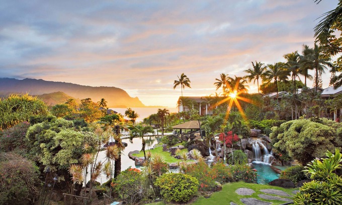 Princeville Hotel | Princeville's Best-Kept Secret! 2 Spacious Units, Swimming Pool, Full Kitchen!