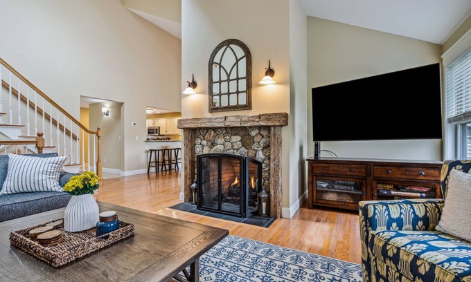 West Hartford Condo | Pristine Condo, Amazing Golf Views | Fox Hollow 8B