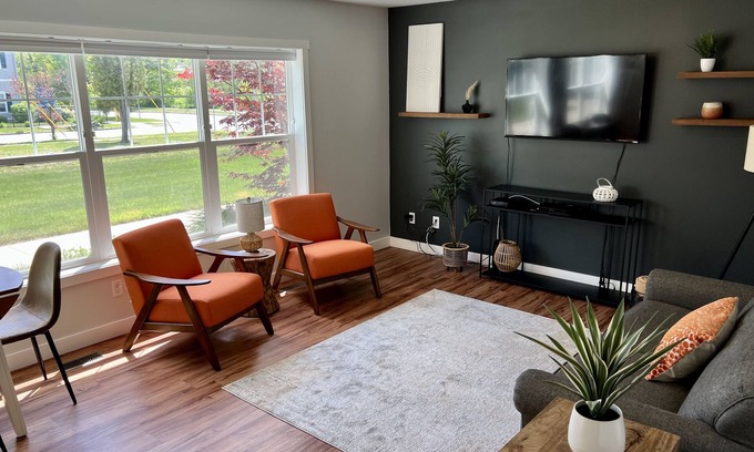 Traverse City Condo | Pristine Condo, Close to Downtown, Beaches, GT Commons, and Restaurants