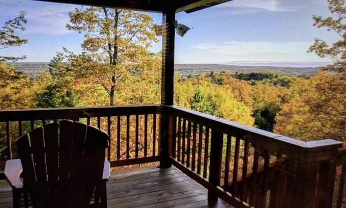 Washburn Cabin | Privacy in the Valhalla Hills near Bayfield/Lake Superior. On ATV/Snow trails.