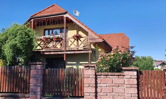 Nova Lesna House | Privat ALMA
