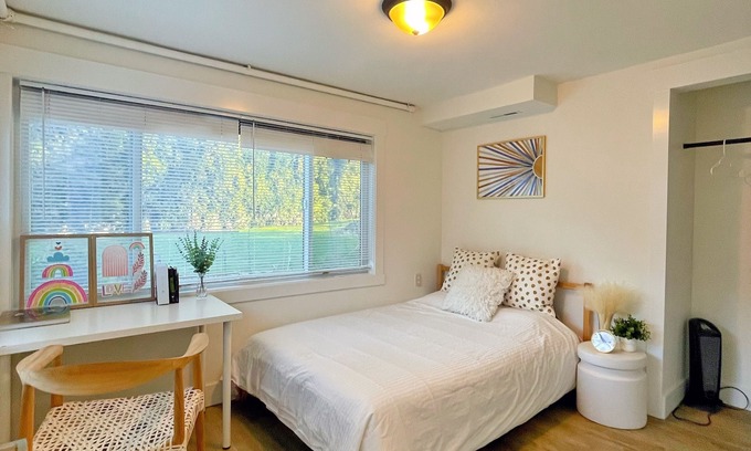 Viewpoint Apartment | Private 2bd 1ba close to Microsoft temple