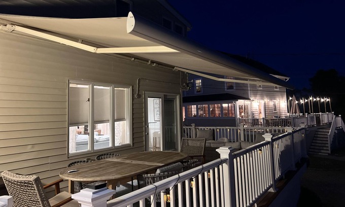 Green Harbor-Cedar Crest House | Private Beach + Enjoy New England Charm at Lucky Dux!