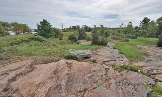 London Cottage | Private boat access only cottage in Honey Harbour Ontario