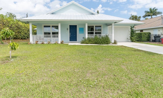 Hobe Sound House | PRIVATE BUNGALOW IN BEACH TOWN - PET FRIENDLY