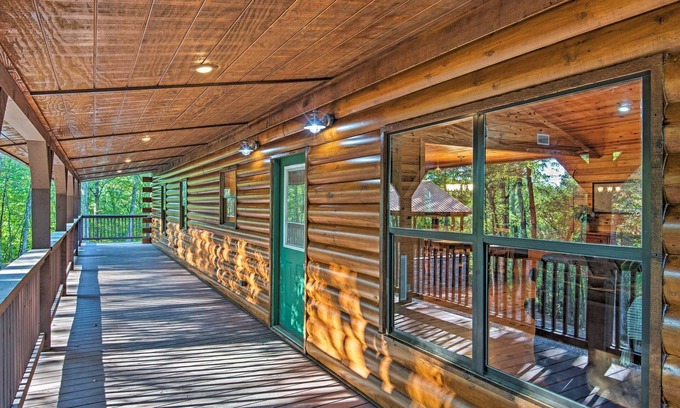 Golden Cabin | Private Cabin on 25acres w/Huge Grilling Pavilion