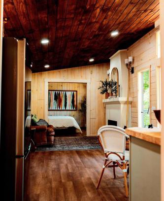 Blue Ridge Ski Chalet | Private Couples Retreat Scenic Hottub -Fireplace