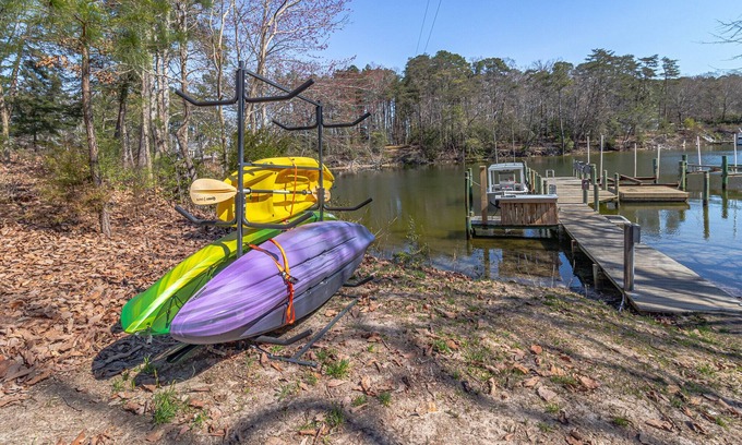 Wicomico Church House | Private Creek Retreat w/king suite, firepit, kayaks