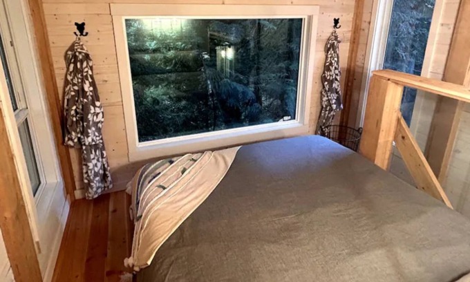 Regional District of Nanaimo Other | Private Creekside Cabin minutes from Parksville