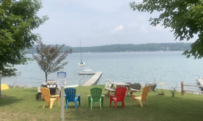 Beulah House | Private Crystal Lake Beach, walk downtown Beulah! Biweekly & ￼monthly discounts.