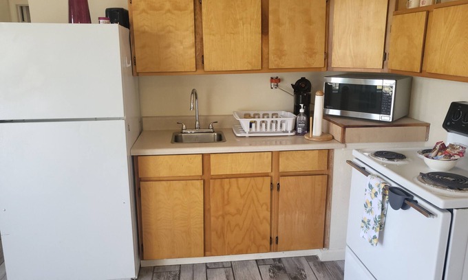Bay VIew Addition Cottage | Private & cute as a button! 1400 p/m! Pets OK BBQ & seating on your deck! 400p/w