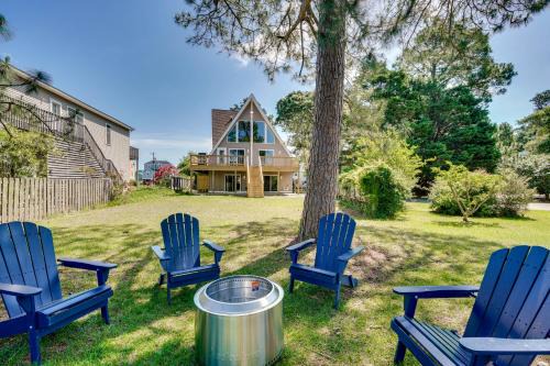 Colington Harbour House | Private Dock and Beach Access Outer Banks Area Home