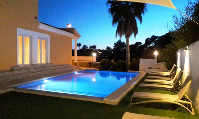Santandria Ski Chalet | PRIVATE VILLA WITH FENCED SWIMMING POOL FOR CHILDREN'S SAFETY