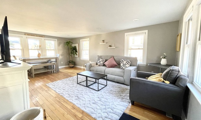Brunswick House | Private Home w/Office Year Round in town Brunswick next to Bowdoin