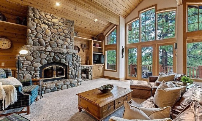 Truckee Cabin | Private Hot Tub | Second Living Room | Martis Valley Views| HOA Pool | Near Golf & Biking