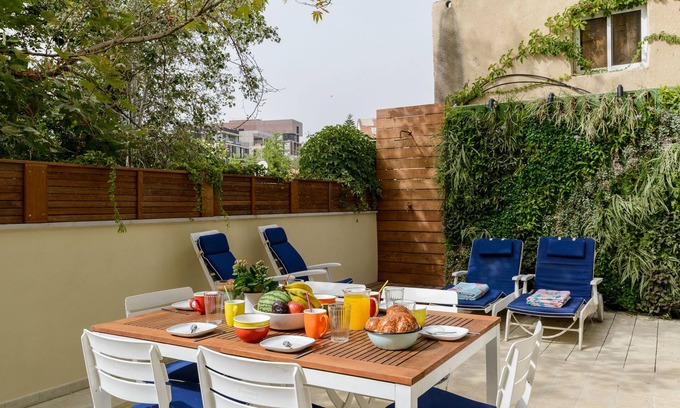 Neve Tzedek Apartment | Private-house like duplex in Neve Tsedeq - Parking+terrace - SHABAZI