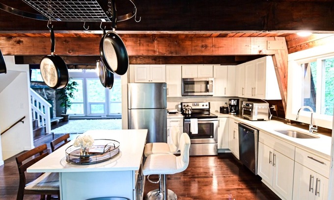 East Stroudsburg House | Private house located in the Poconos to calm the mind and spirit.