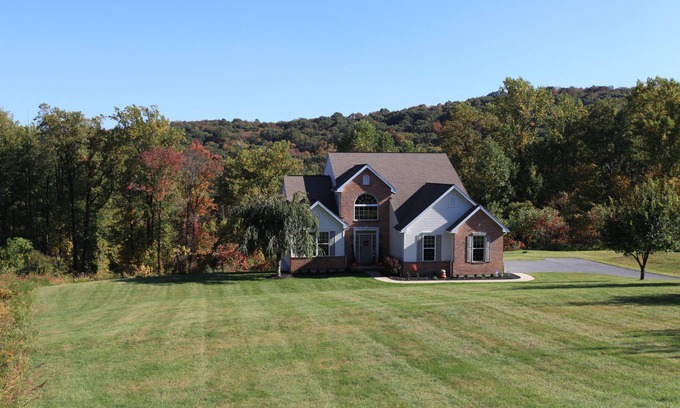 Robesonia House | Private Mountain Escape with Gameroom
