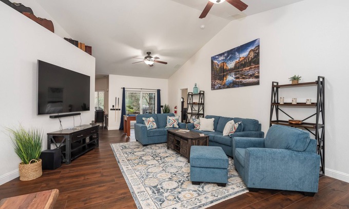 Oakhurst House | Private Mountain Retreat in Yosemite/Breathtaking Views/Best Getaway/hot tub!