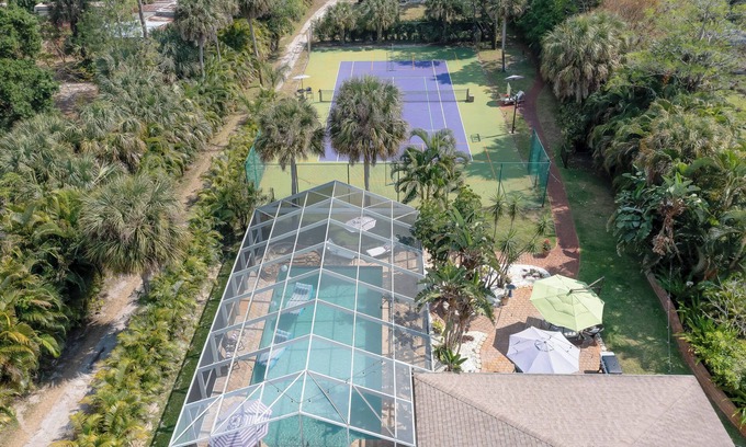 Naples Villa | Private Naples Villa: Tennis, Pickleball, Pool, Near Beach & 5th Ave, Sleeps 10